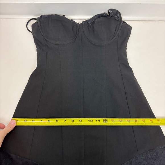 WeWoreWhat Lace Peplum Corset Mini Dress in Black Size 8 - Picture 13 of 14
